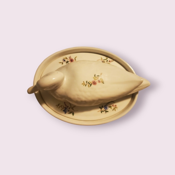 Cordon Bleu The Frieda Collection Covered Casserole Baking Dish Duck on Lid - Picture 2 of 7